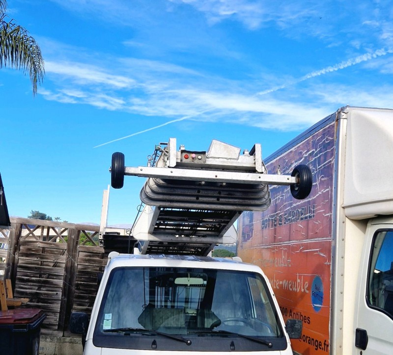 Location de monte meuble pour professionnel à Antibes 06