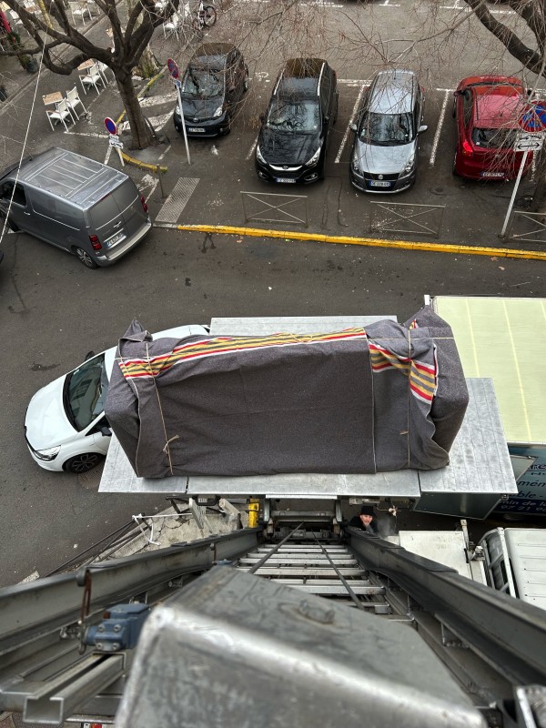 Location de monte meuble avec technicien pour professionnel à Antibes 06